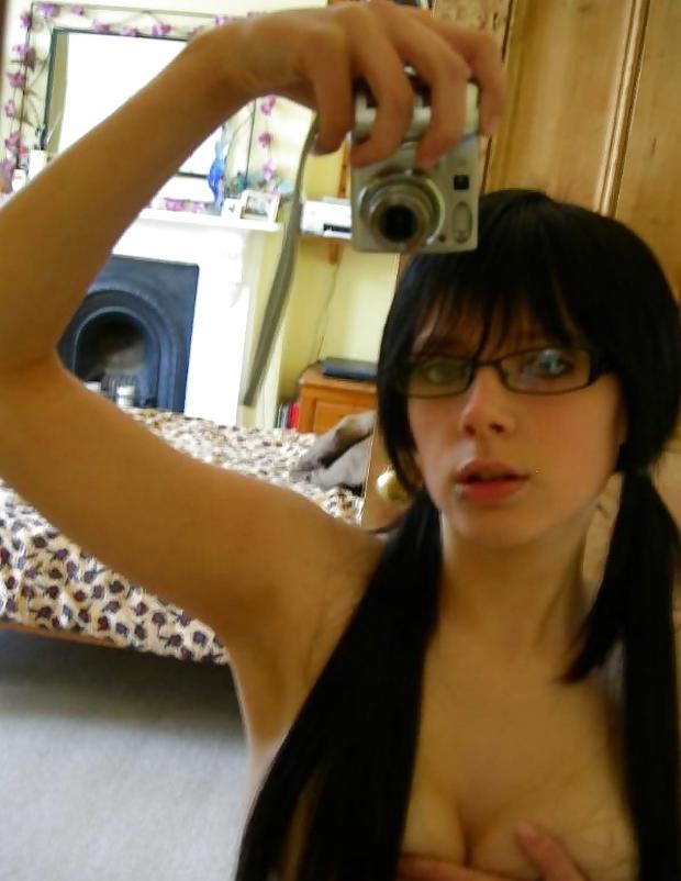 11P 18yo brunette self shot