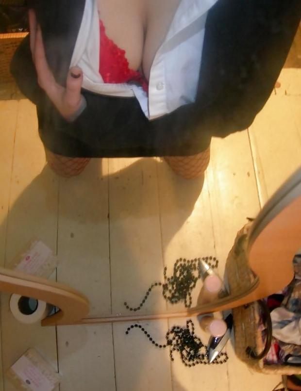 11P 18yo brunette self shot