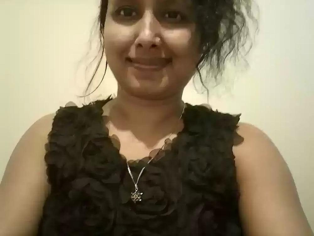 25P Desi aunty