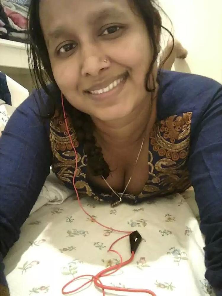 25P Desi aunty