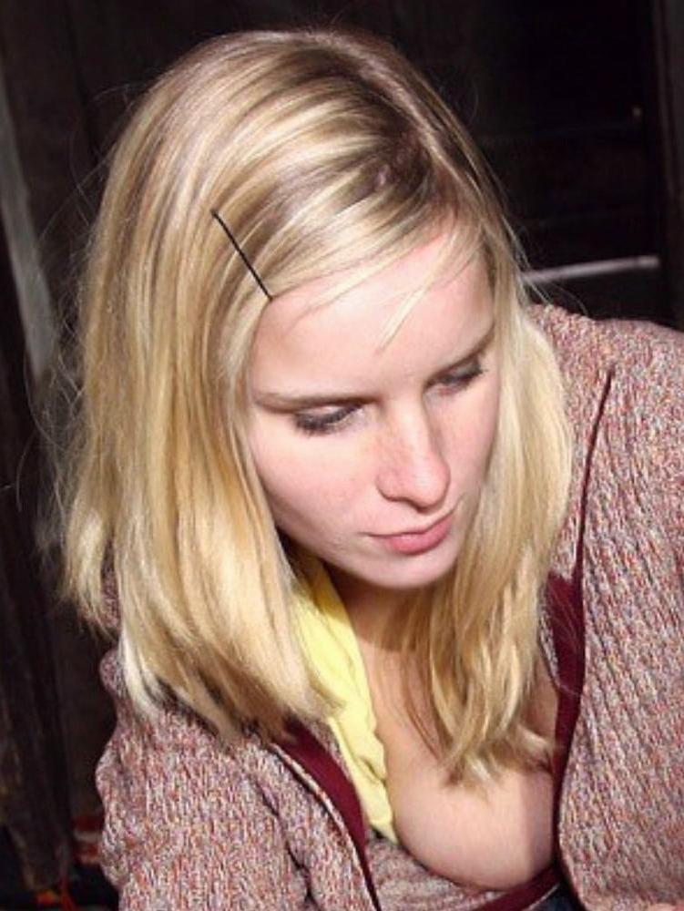 25P Downblouse &amp; Nipple Peeks 241