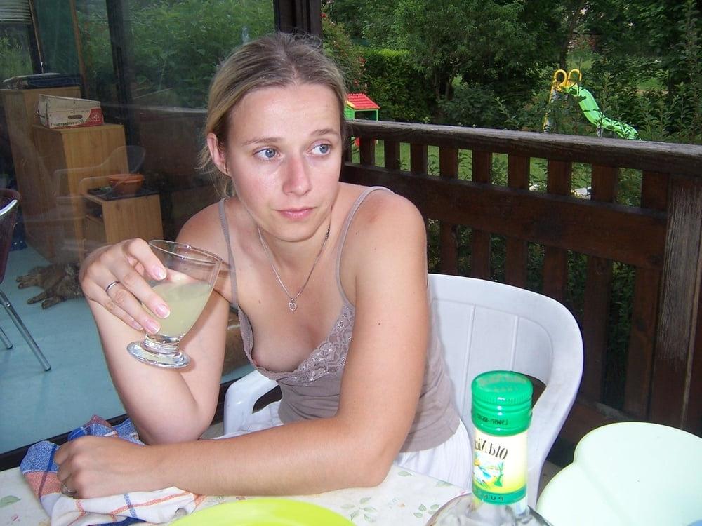 25P Downblouse &amp; Nipple Peeks 241