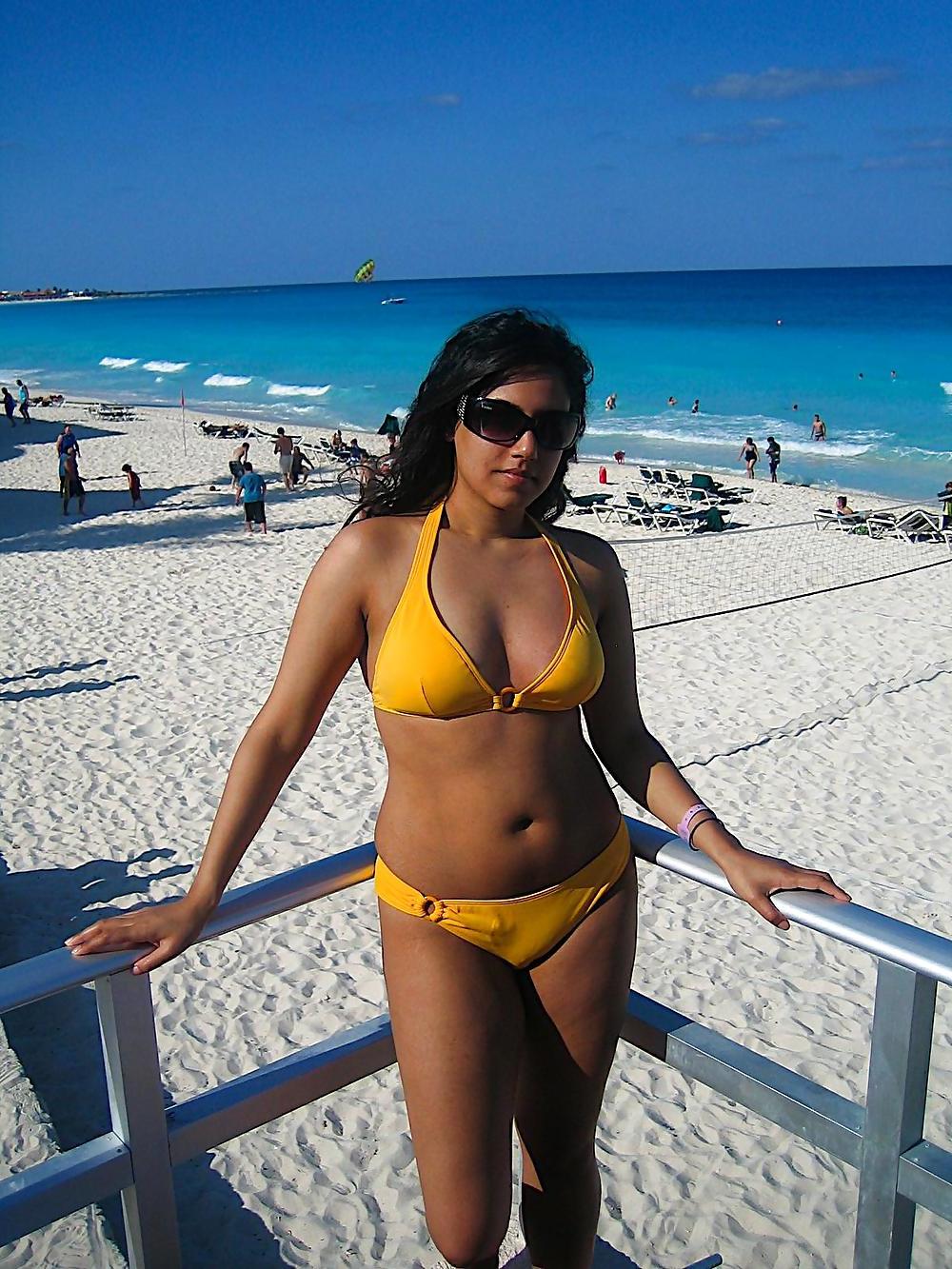 25P Desi Indian Babe 