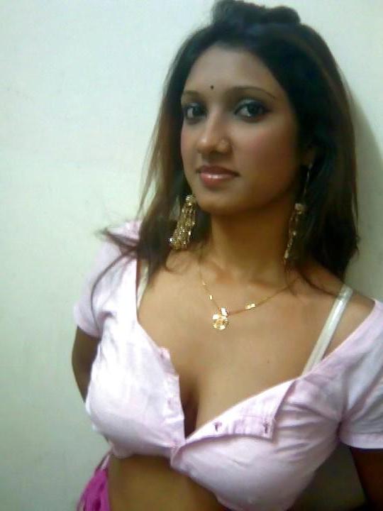 25P Desi Indian Babe 