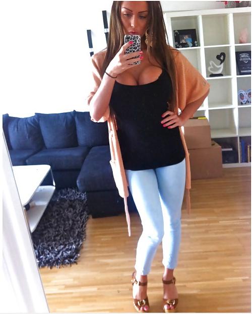 25P Hottie self shots