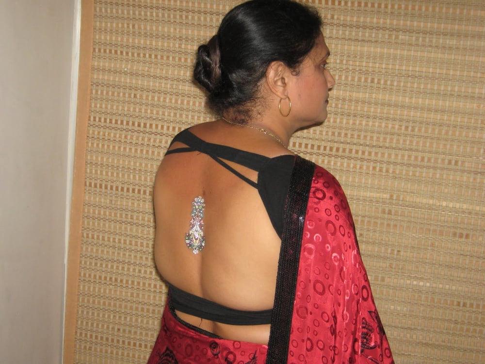 22P mature mom desi