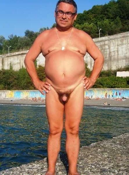 22P 2 OLD MAN AND VERY SMALL COCK AND BEACH
