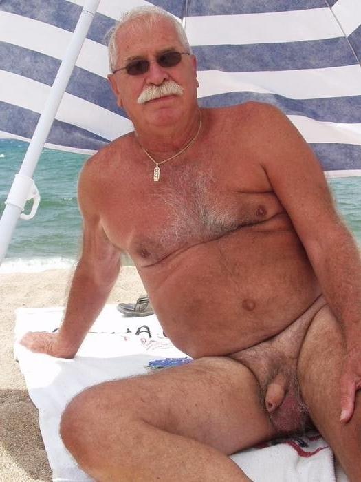 22P 2 OLD MAN AND VERY SMALL COCK AND BEACH