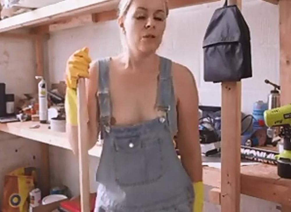 25P Downblouse &amp; Nipple Peeks 240