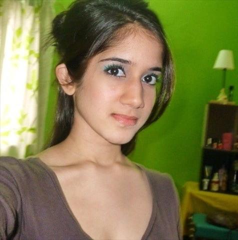25P Unknown Desi Girl 011 (leaked semi-nudes)