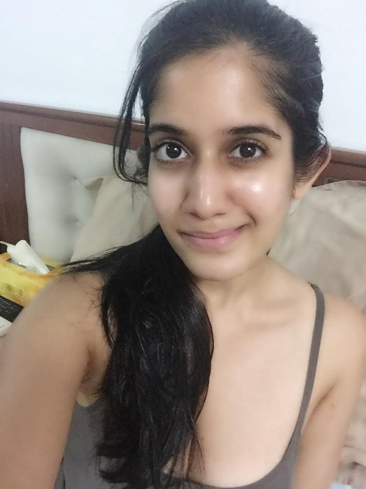 25P Unknown Desi Girl 011 (leaked semi-nudes)