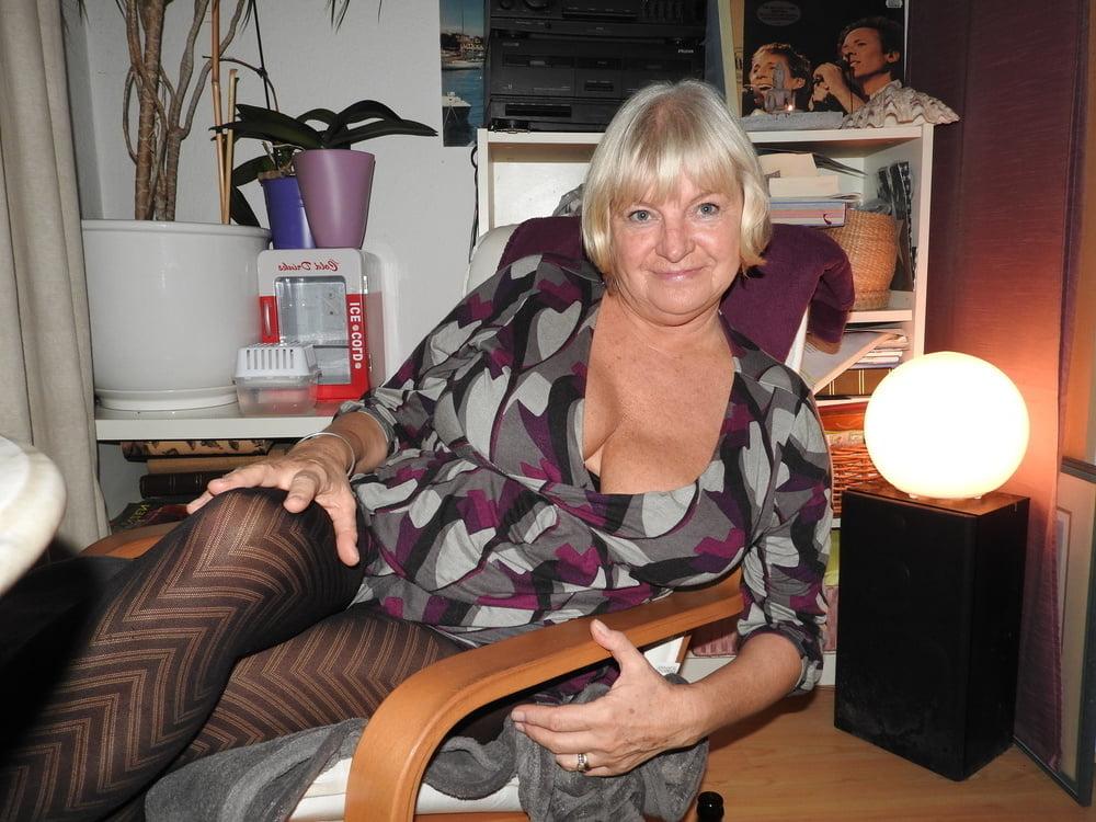 25P The Lovely Lingerie BEAUTY pornobitch58