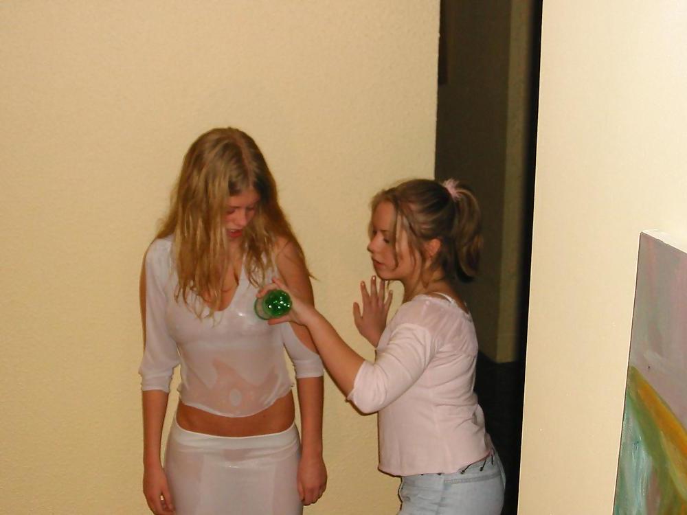 15P Sexy Blond Lesbians