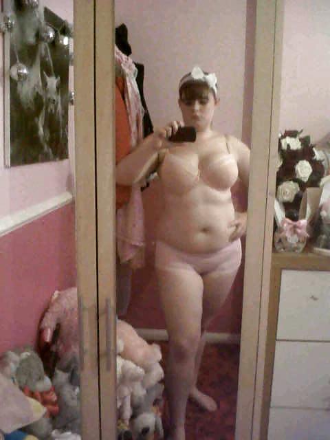 25P Chubby girls self pic 2