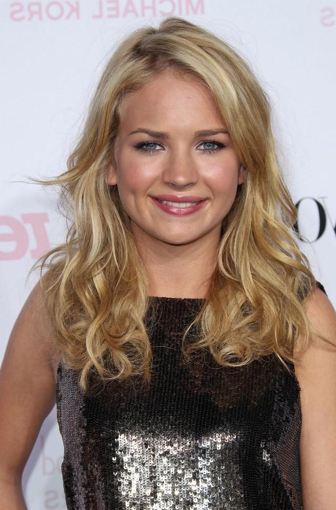 25P Britt Robertson is so hot I want to lick her vol. 2