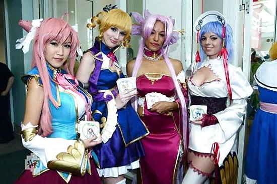 19P Girls Of Comic Con 