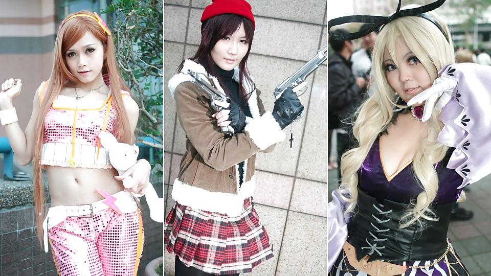 19P Girls Of Comic Con 