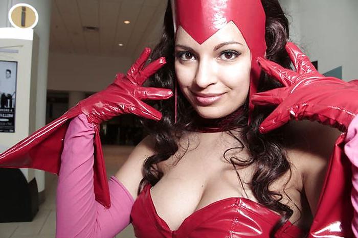 19P Girls Of Comic Con 