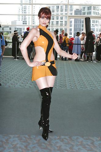 19P Girls Of Comic Con 
