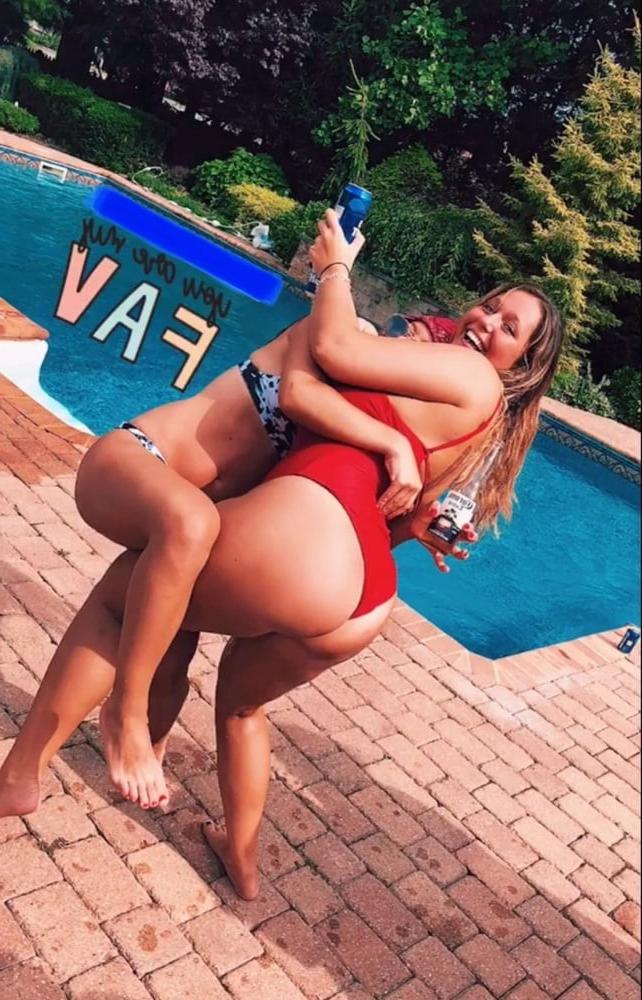 25P Busty Blonde