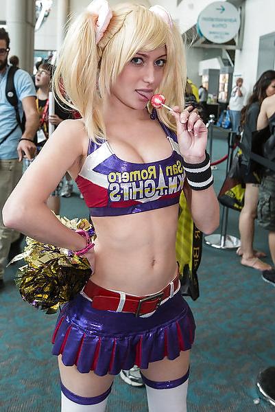 25P Babes of Comic Con 03
