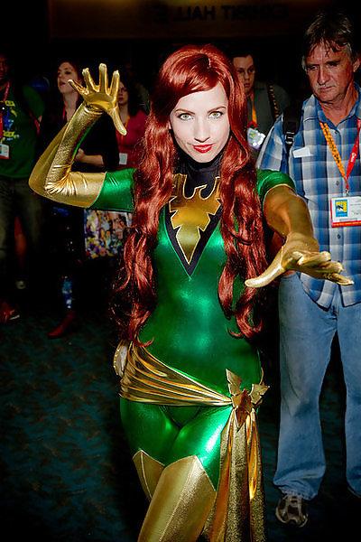 25P Babes of Comic Con 03