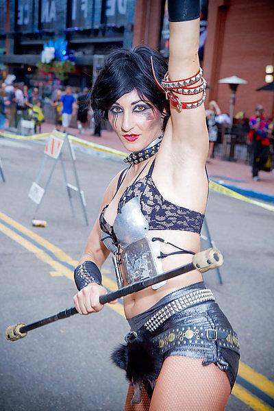 25P Babes of Comic Con 03
