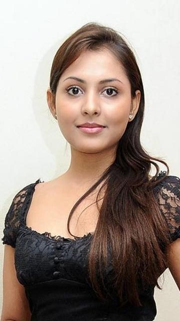 24P DESI ANGELS -- 34 (AGE 20 TO 70)