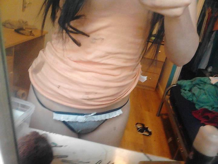 25P Naughty Naomi and her saucy self shots