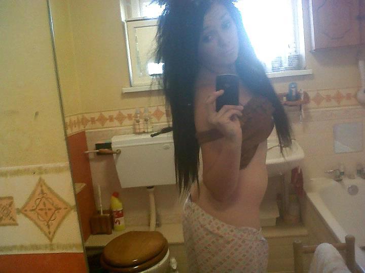 25P Naughty Naomi and her saucy self shots