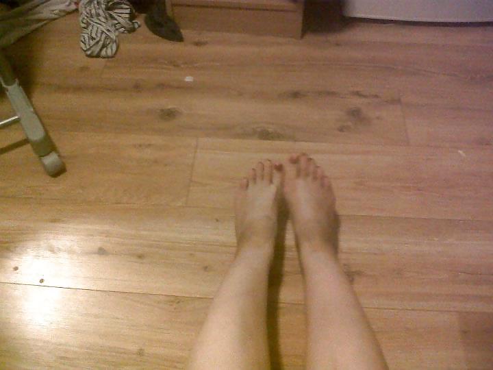 25P Naughty Naomi and her saucy self shots