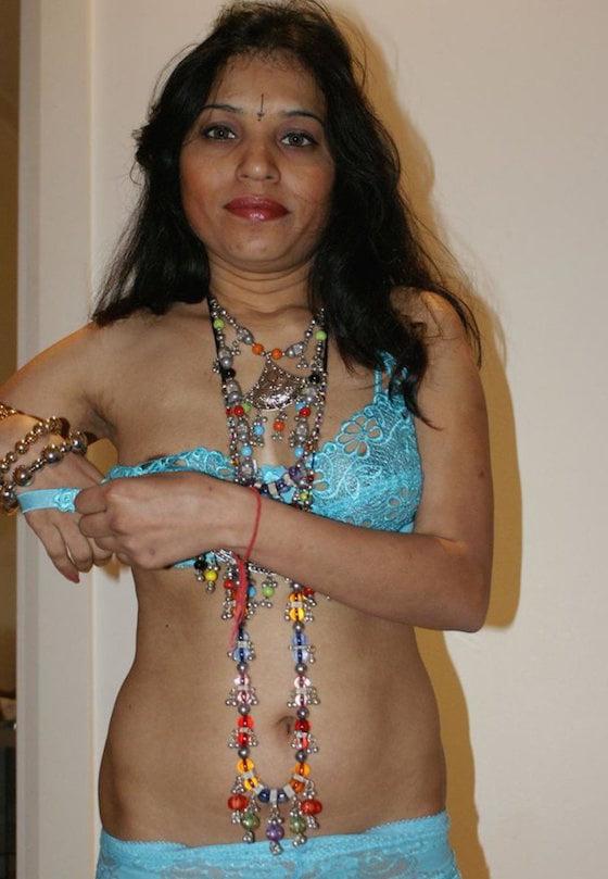25P DESI ANGELS -- 31 (AGE 20 TO 70)