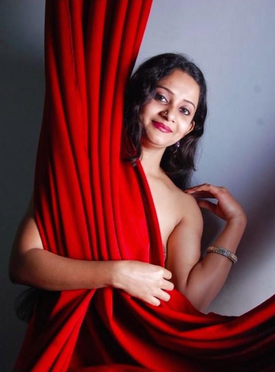25P DESI ANGELS -- 31 (AGE 20 TO 70)