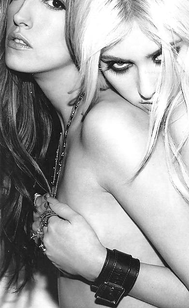 22P Lesbians 5!