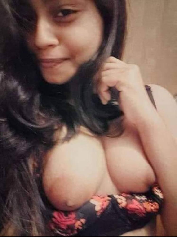 25P Unknown Desi Girl 010 (leaked nudes)
