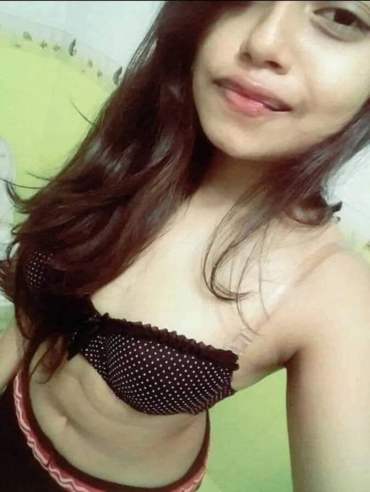 25P Unknown Desi Girl 010 (leaked nudes)