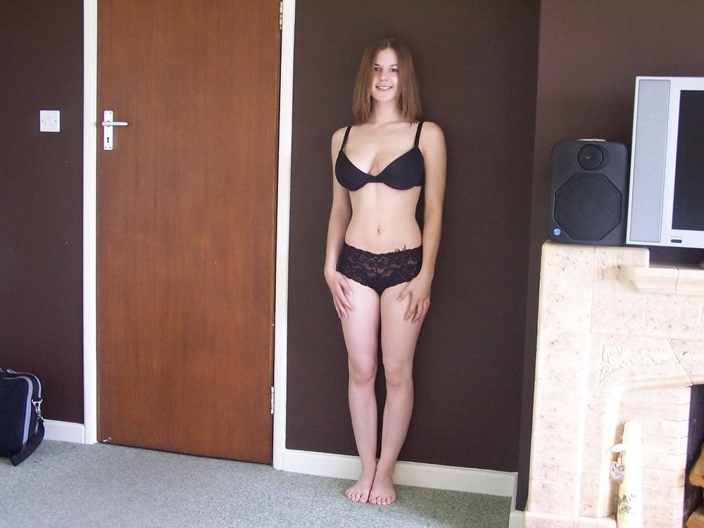 25P Busty brunette
