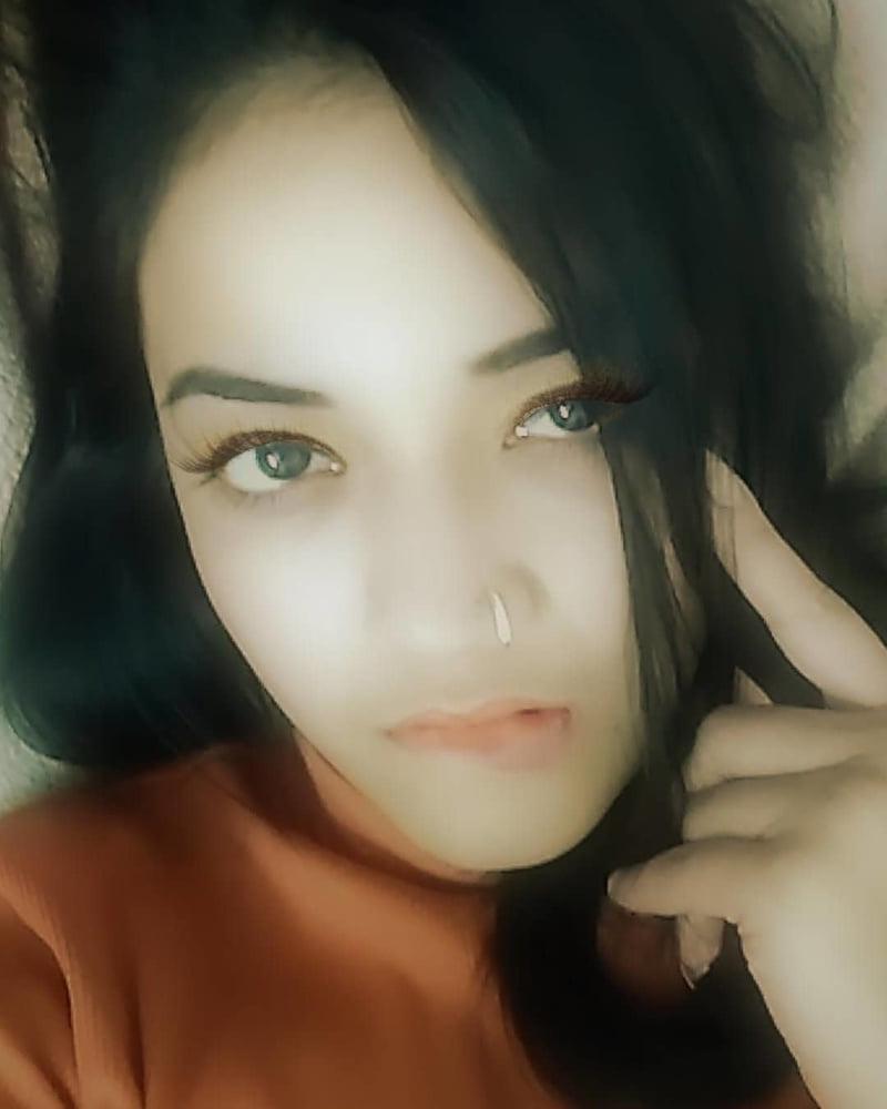 25P Unknown Desi Girl 009 (leaked nudes)