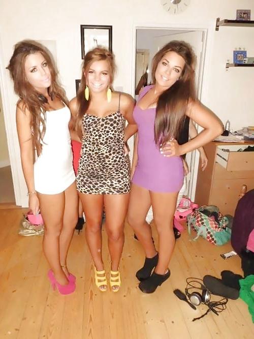 25P Teen Sluts I Found On ' AdultPicShare.com '
