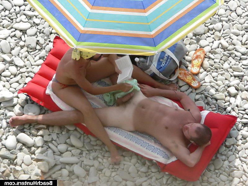 20P Beach girls 10