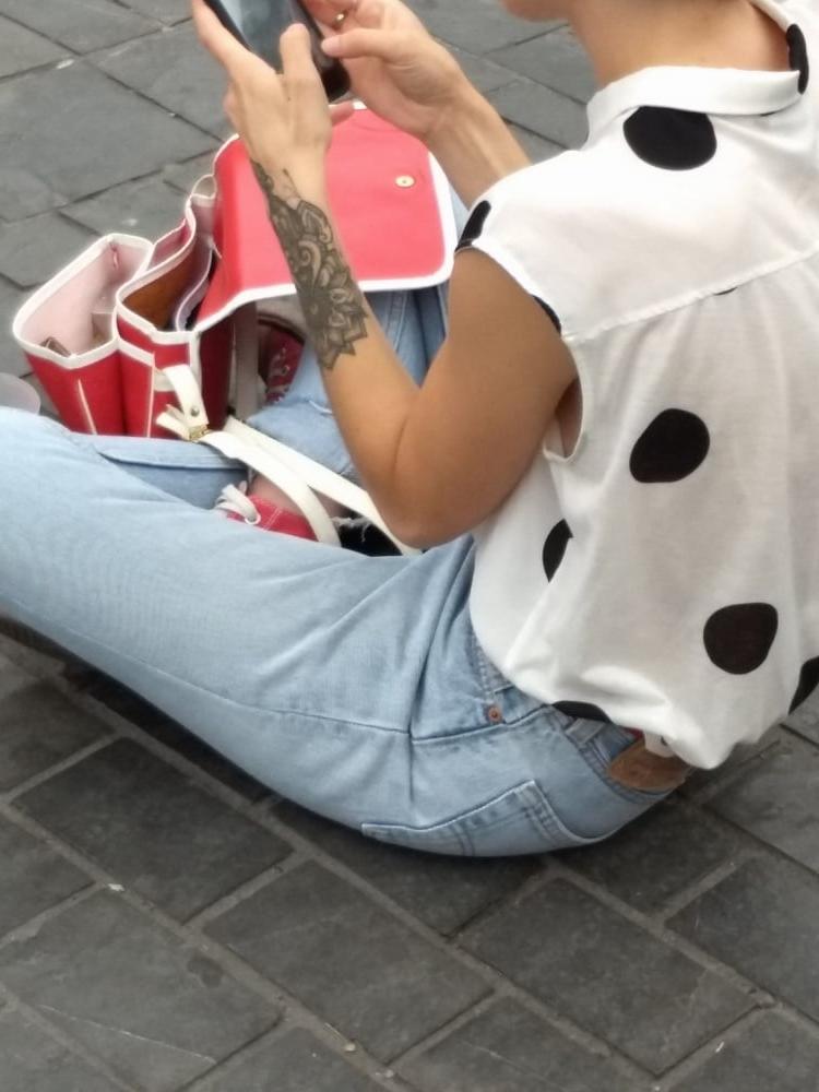 25P Downblouse &amp; Nipple Peeks 235