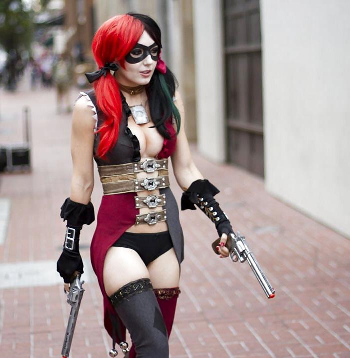 25P Babes of Comic Con 04