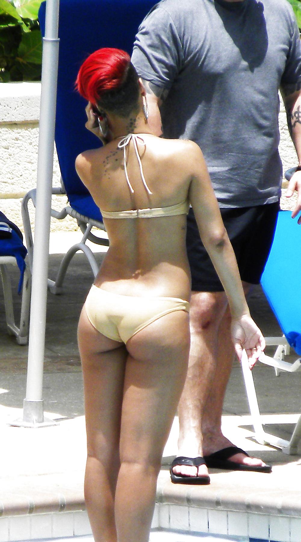 14P Rihanna bikini in Barbados SEE HER ASSCRACK