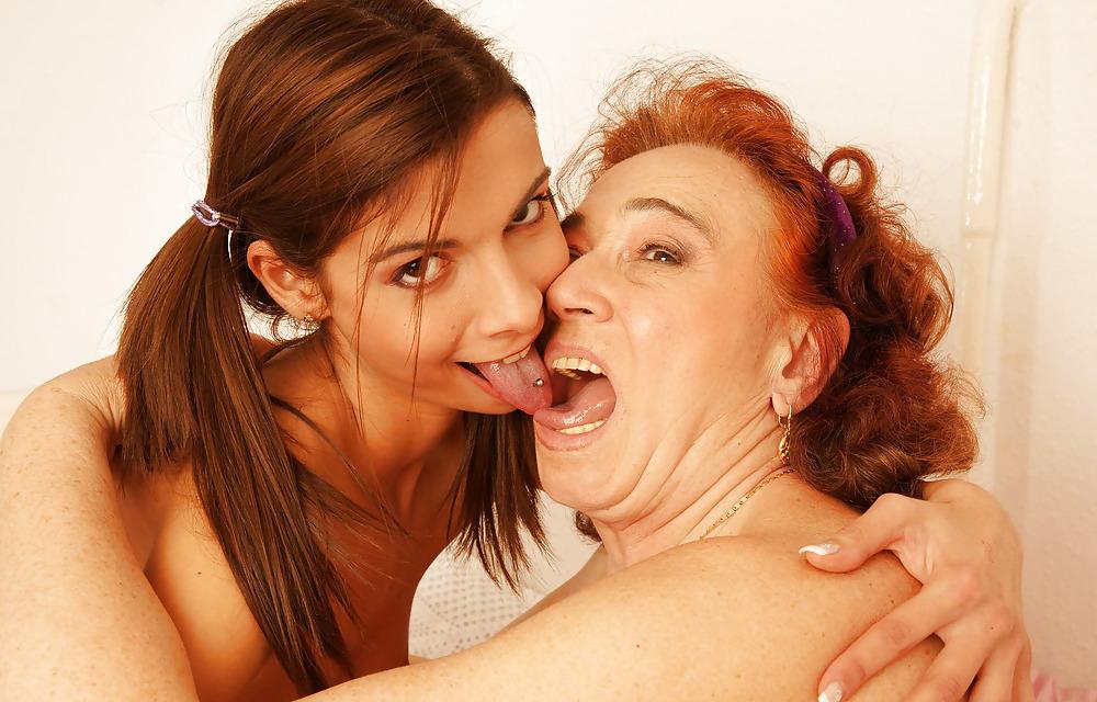 15P Granny And Girl Pleasure