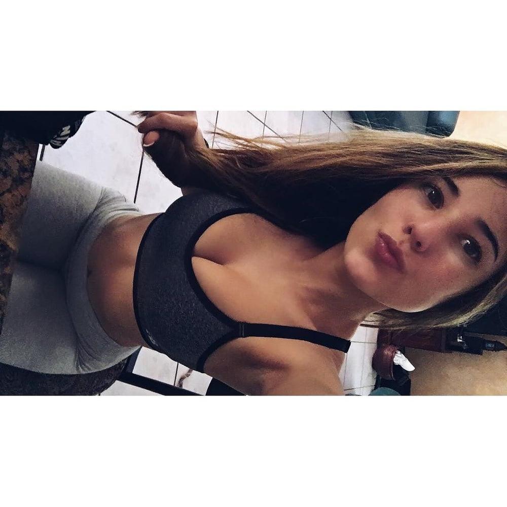 25P busty girl