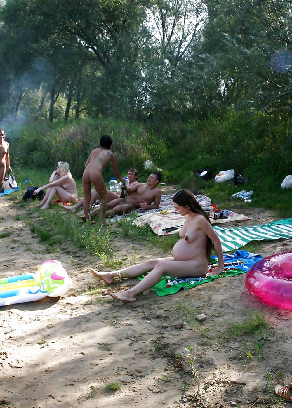 25P Beach party with pregnant beauty
