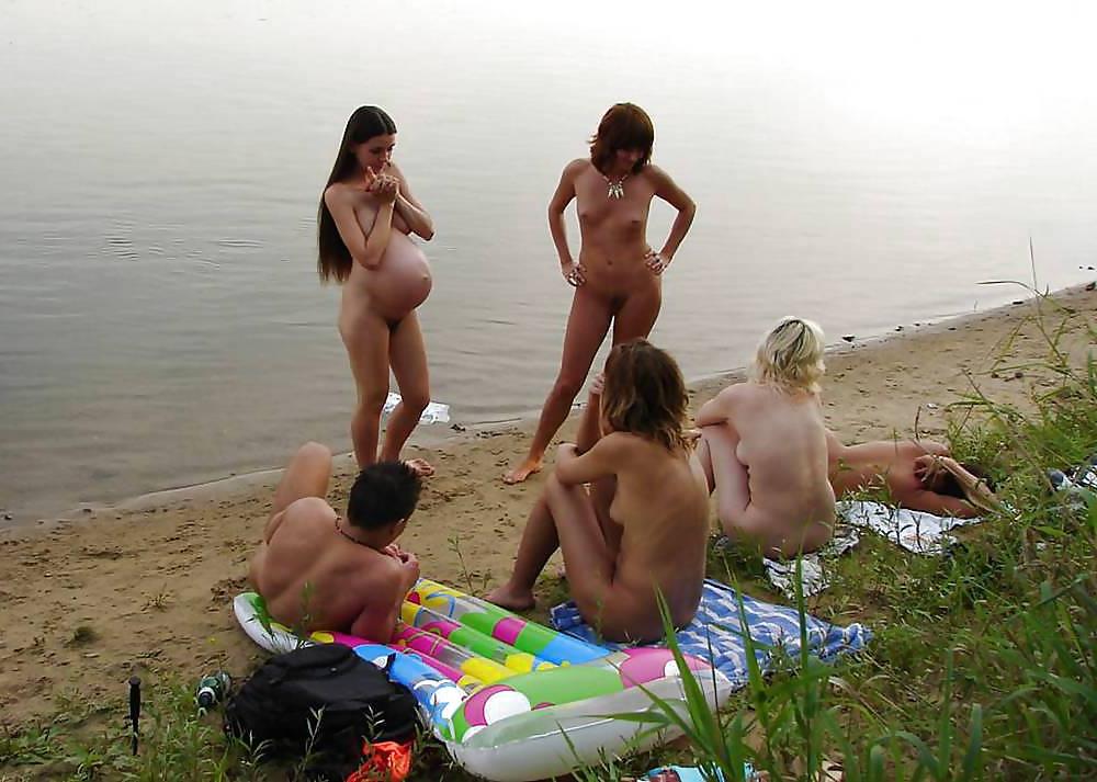 25P Beach party with pregnant beauty