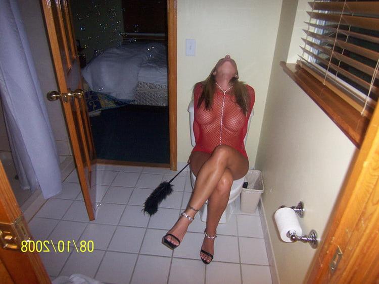 20P Busty Blonde