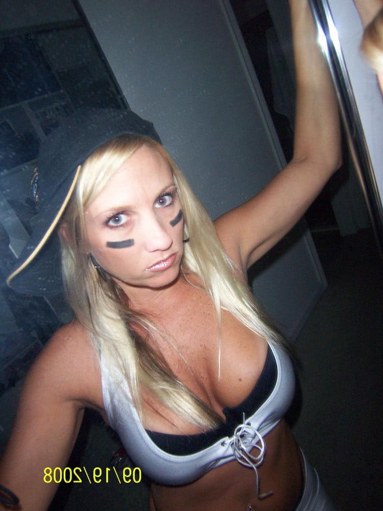 20P Busty Blonde