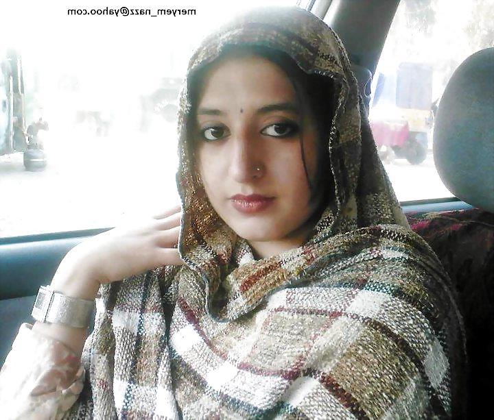 25P Pakistani Beauty